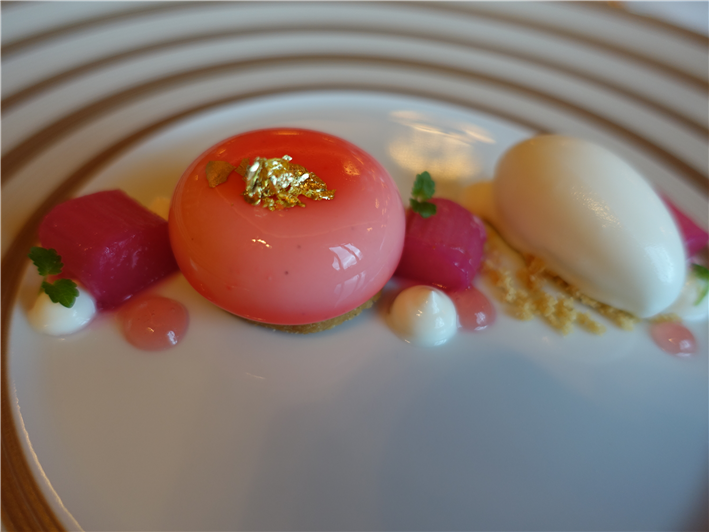 rhubarb pre-dessert